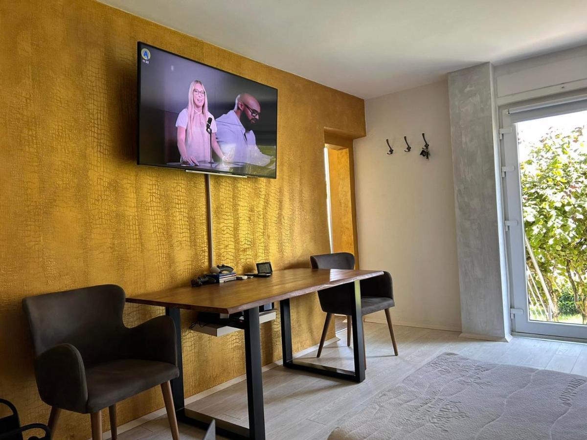 Apartment Gal Ново-Место Экстерьер фото